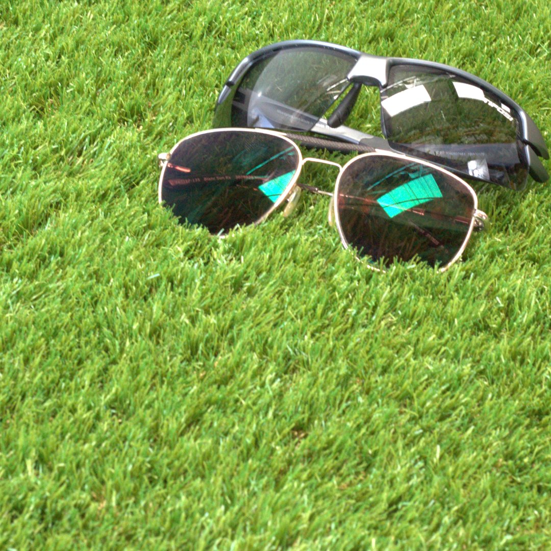 Sunningdale 38mm Artificial Grass with sunglasses (close up)